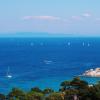 Blick über Sant Andrea mit der Insel Korsika im Hintergrund